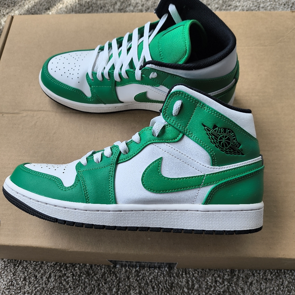 Air Jordan 1 "Lucky Green" Size 9M - 10.5W - Picture 2 of 6